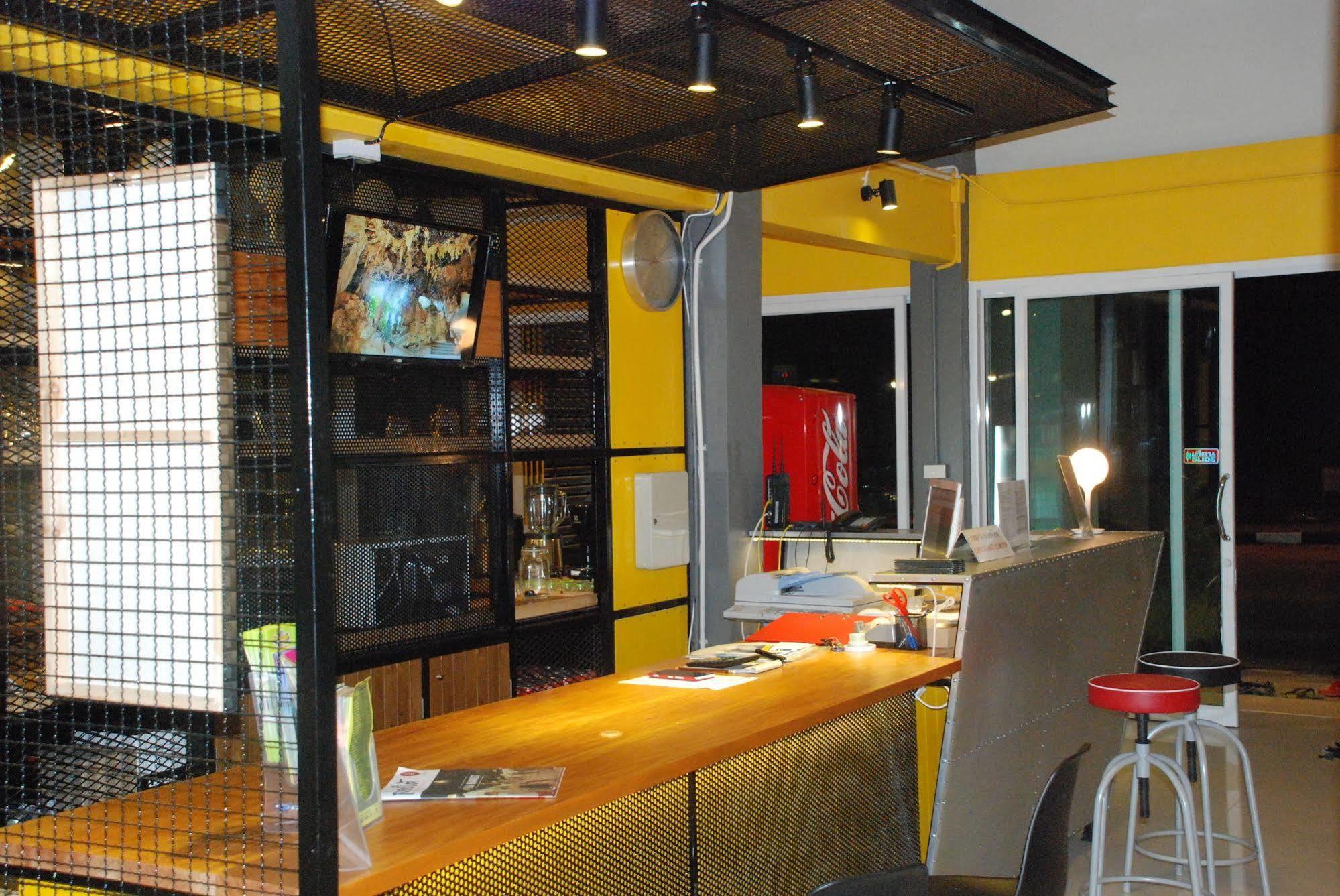 Oyes Hostel Krabi town Εξωτερικό φωτογραφία